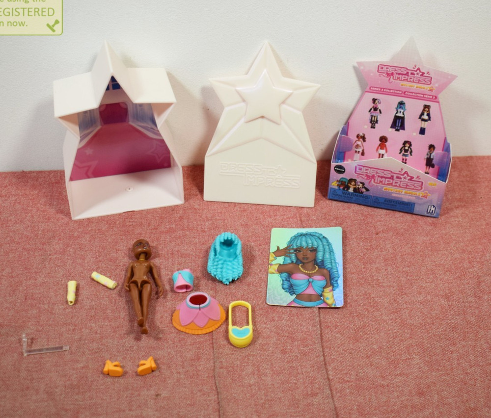 Dress To Impress Mystery Small Doll Wave 3